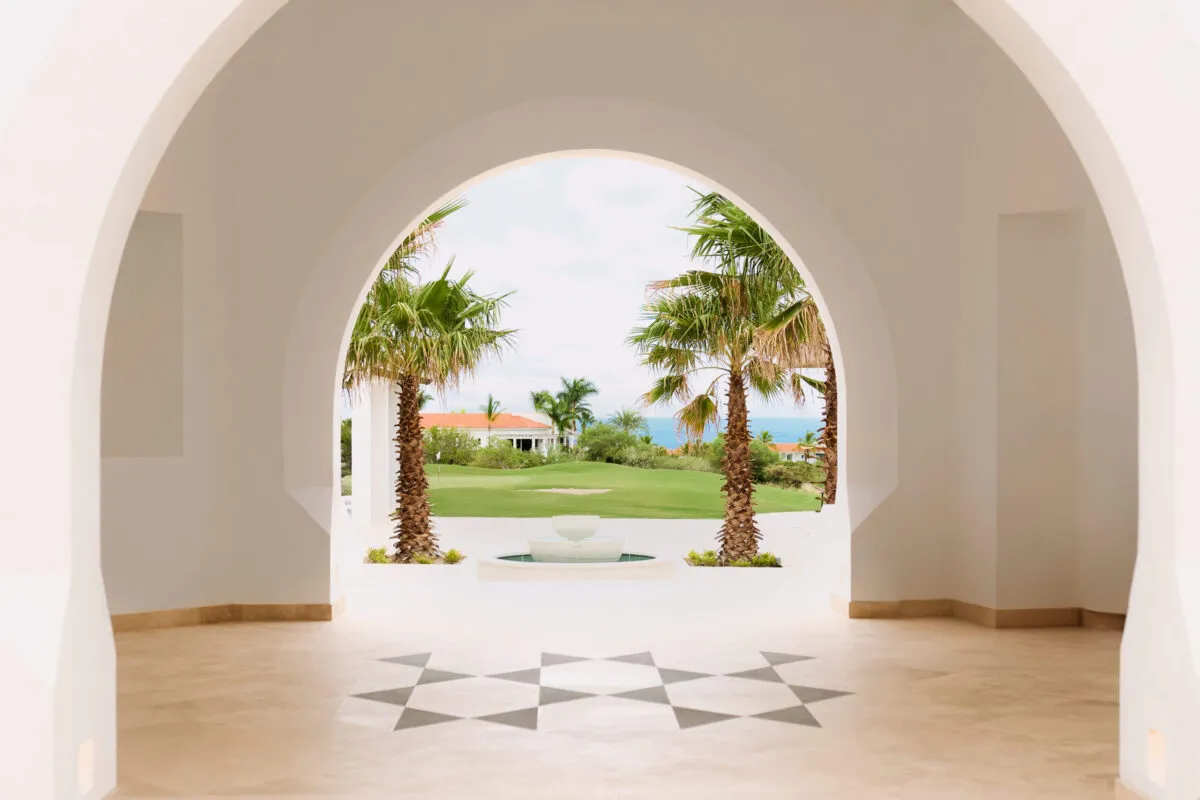Arched terrace of the Palmilla Social Club looking onto the golf course