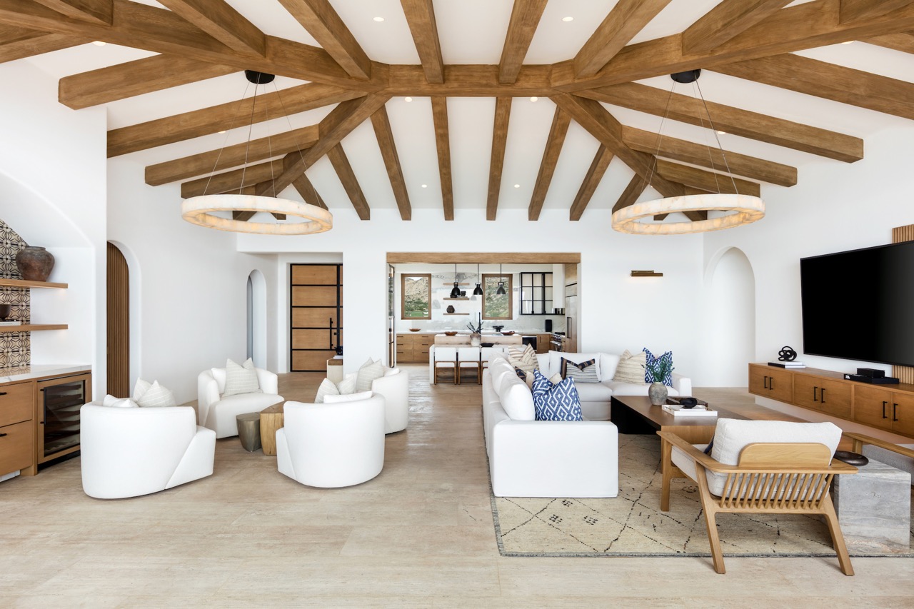 Living room with exposed beams in an El Dorado residence, Los Cabos